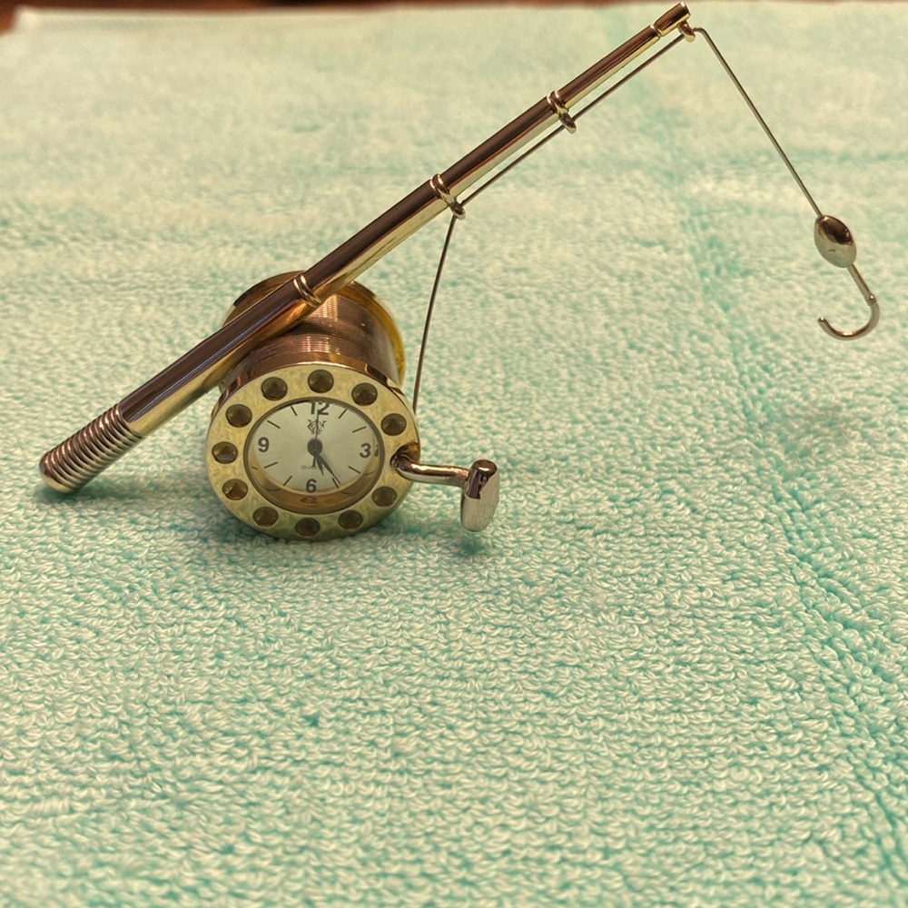 Vintage rod and reel brass mini clock